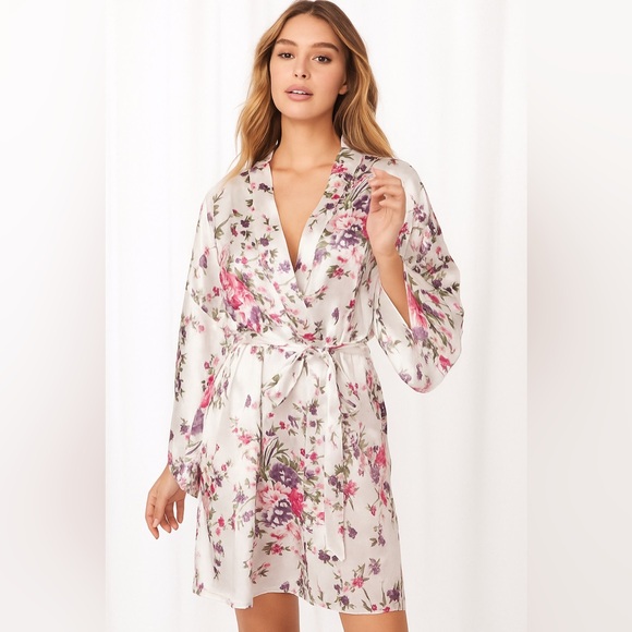 Other - Floral White and Pink Robe
